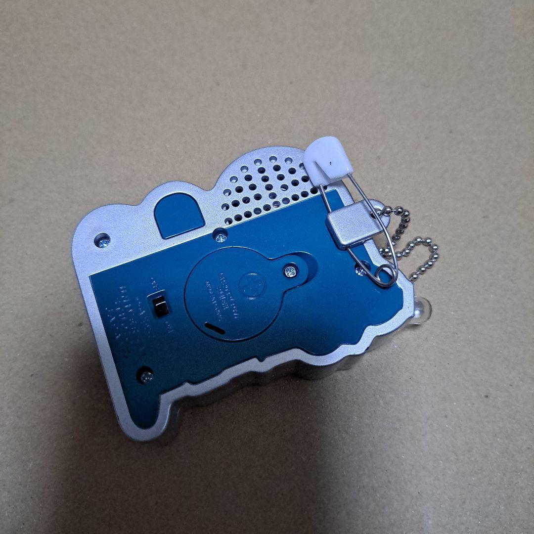 DBバッジ型トランシーバー から紅の恋歌 無添くら寿司x名探偵コナン