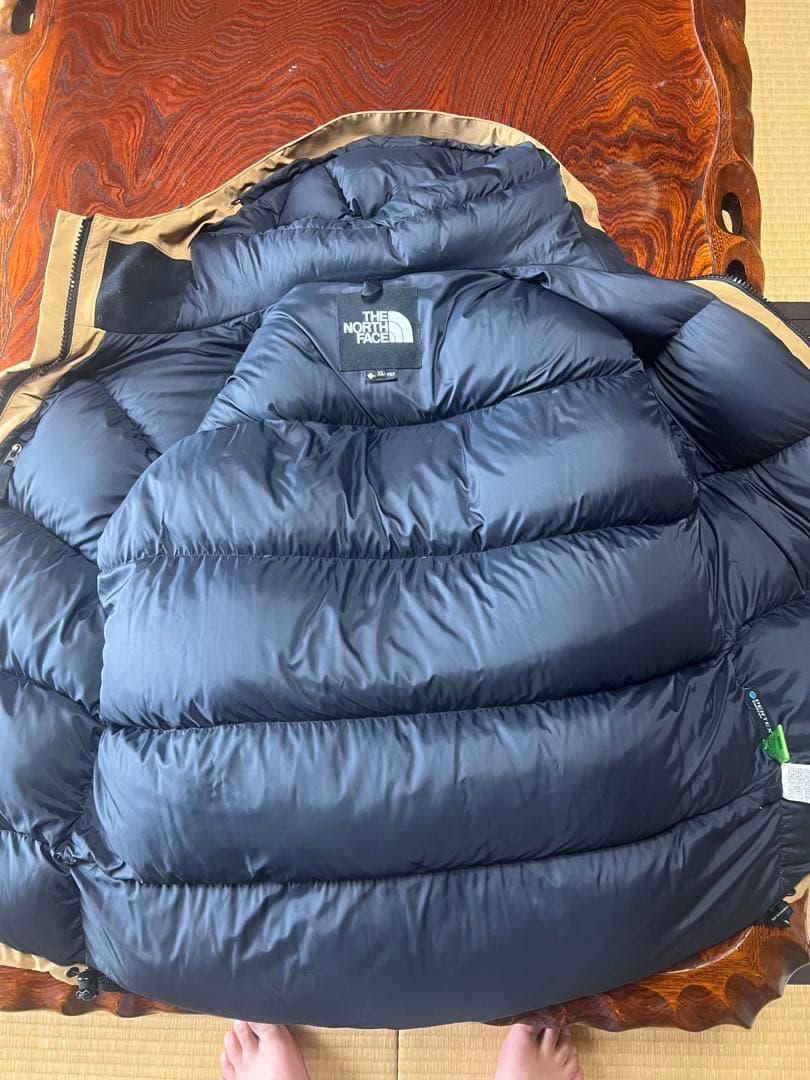 THE NORTH FACE ダウンジャケット ベージュ/ネイビー - メルカリ