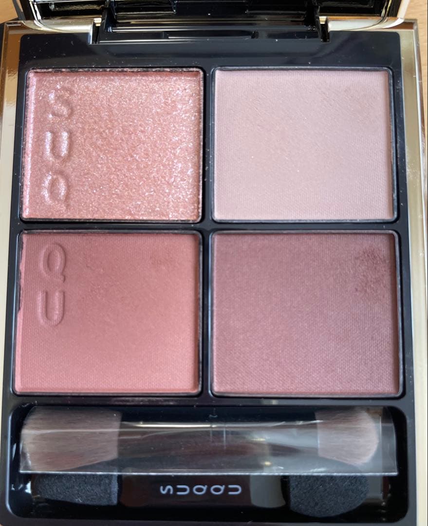 SUQQUシグニチャーカラーアイズS02 霜華