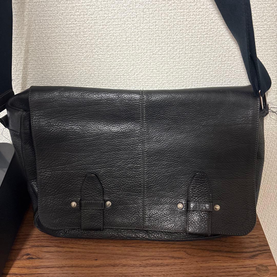 コ*✨様 TOD’S 黒 レザー メッセンジャーバッグ