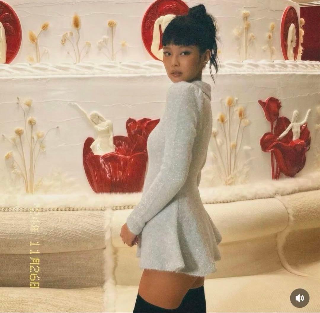 JENNIE着用 Bibiy LISA PEPURAMU KNIT 新品タグ付 - メルカリ