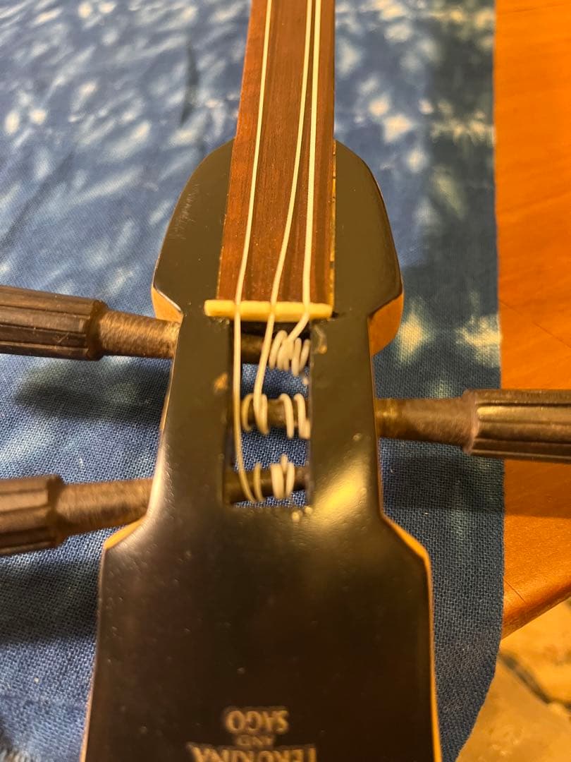 希少・特注品】SAGO × 照喜名工房 三線本蛇皮・赤珊瑚風クイ・染色革胴巻