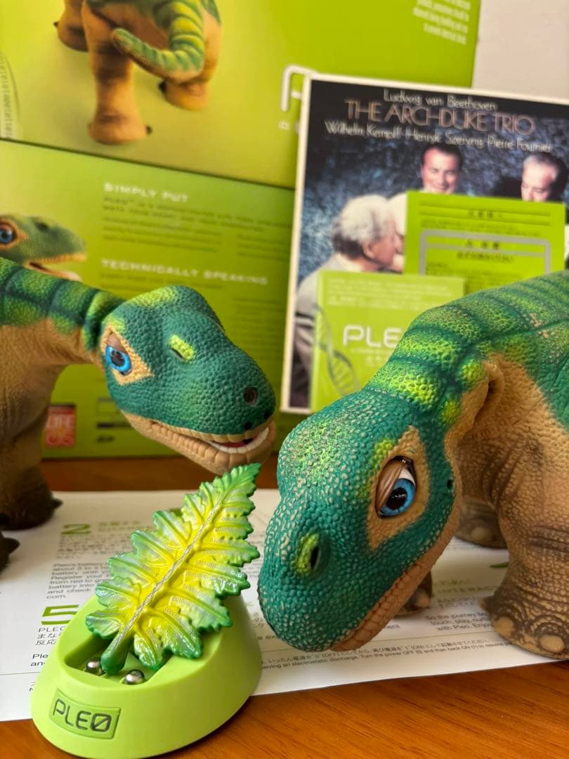 二匹 PLEO 恐竜ロボット 自動動作
