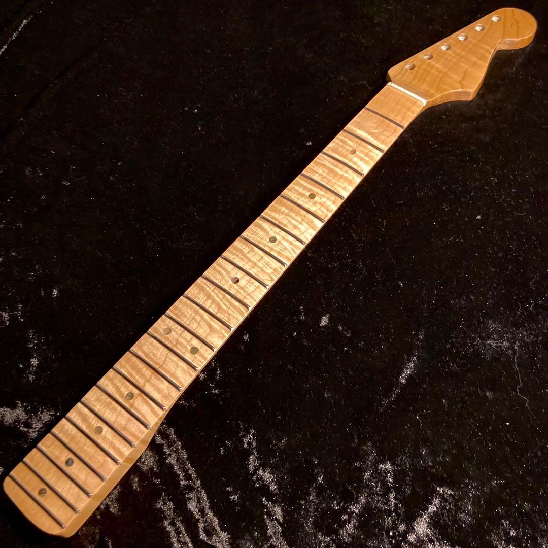 カナダ産フレイムメイプル エレキギターネック ストラトキャスター
