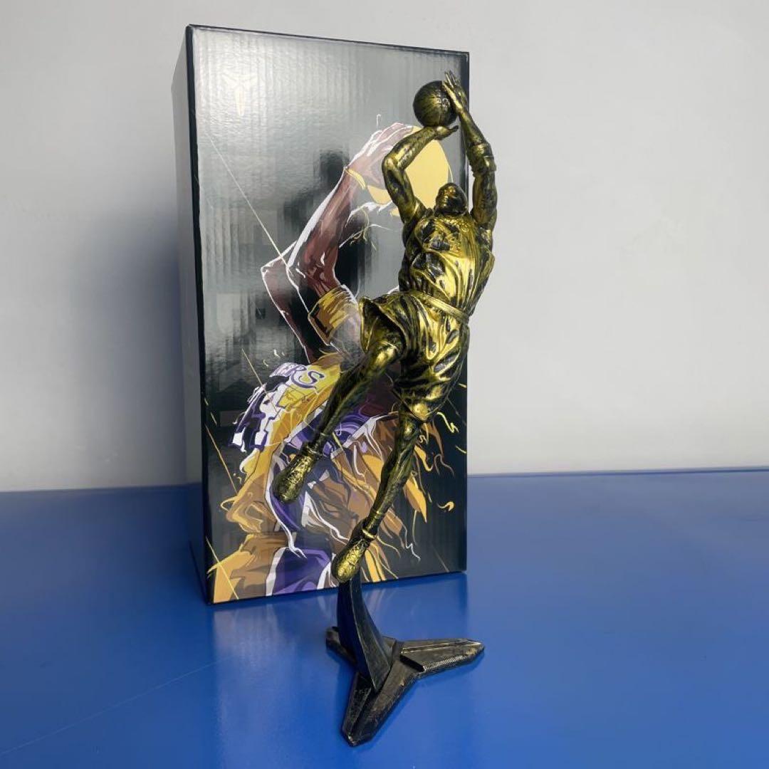 コービー・ブライアント　銅像　フィギュア　NBA 26センチ