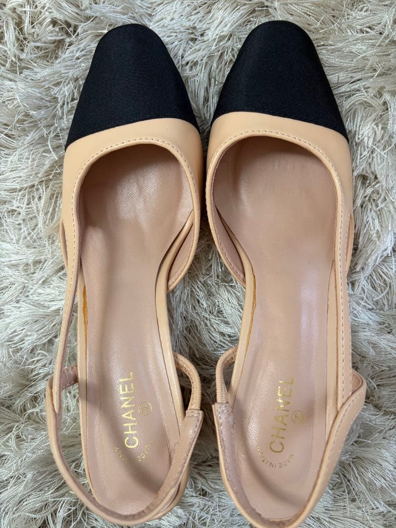 CHANEL ベージュ/黒 ハイヒール・パンプス