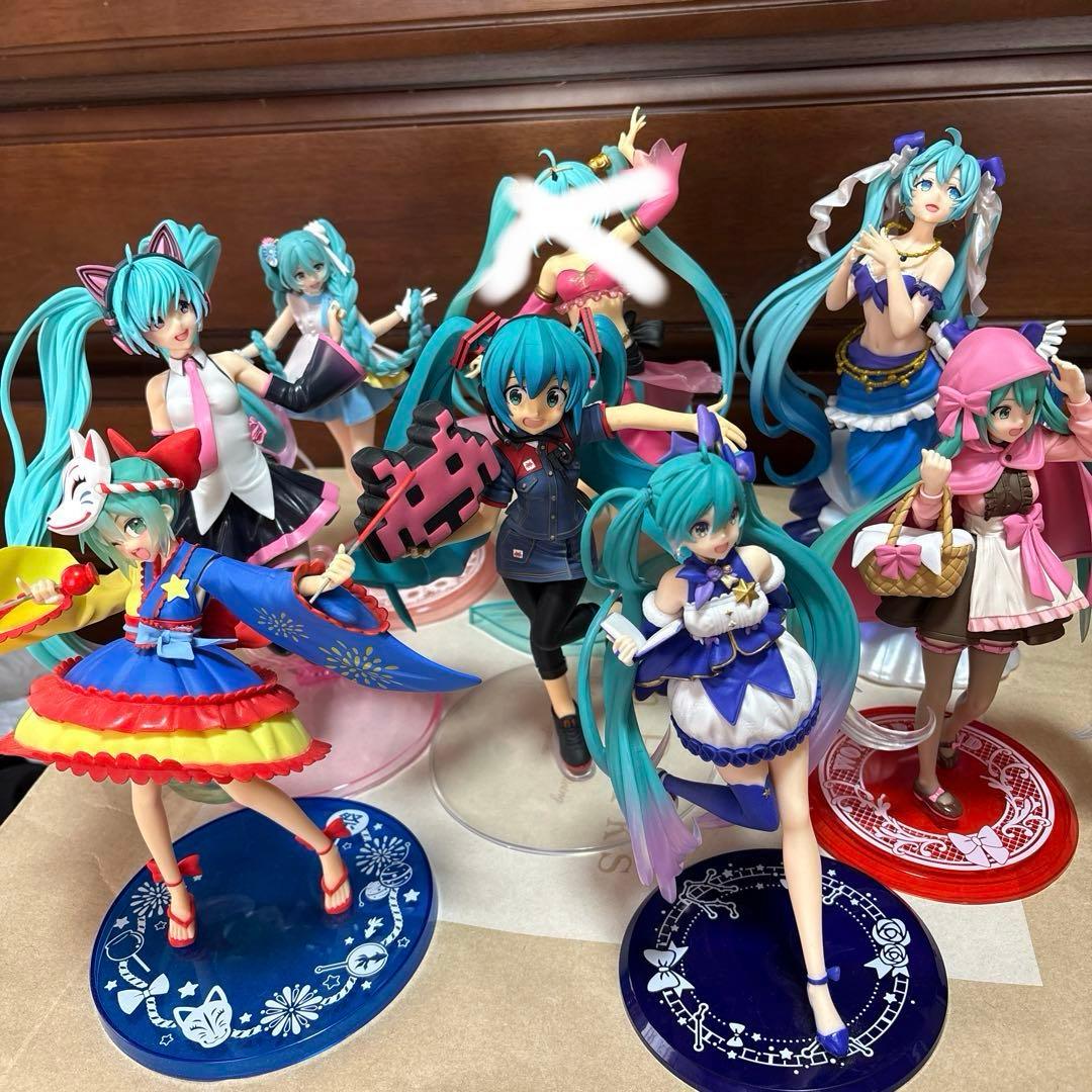 初音ミクフィギュア7個セット - メルカリ