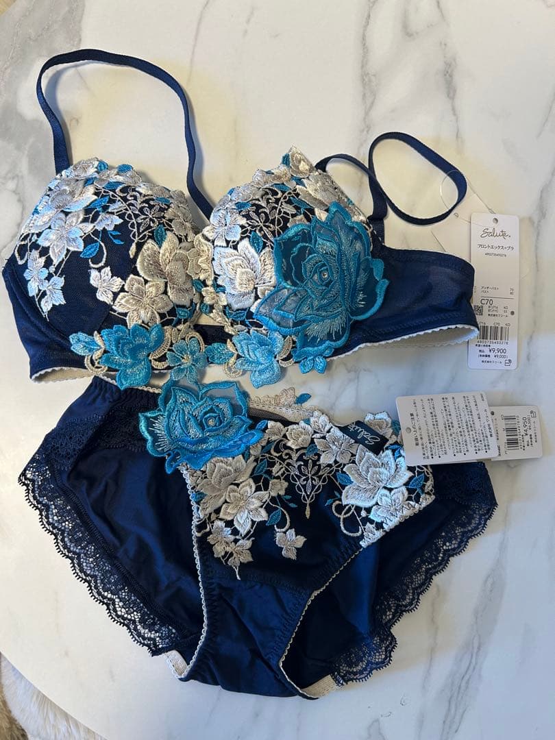 サルート ブラジャーショーツセット