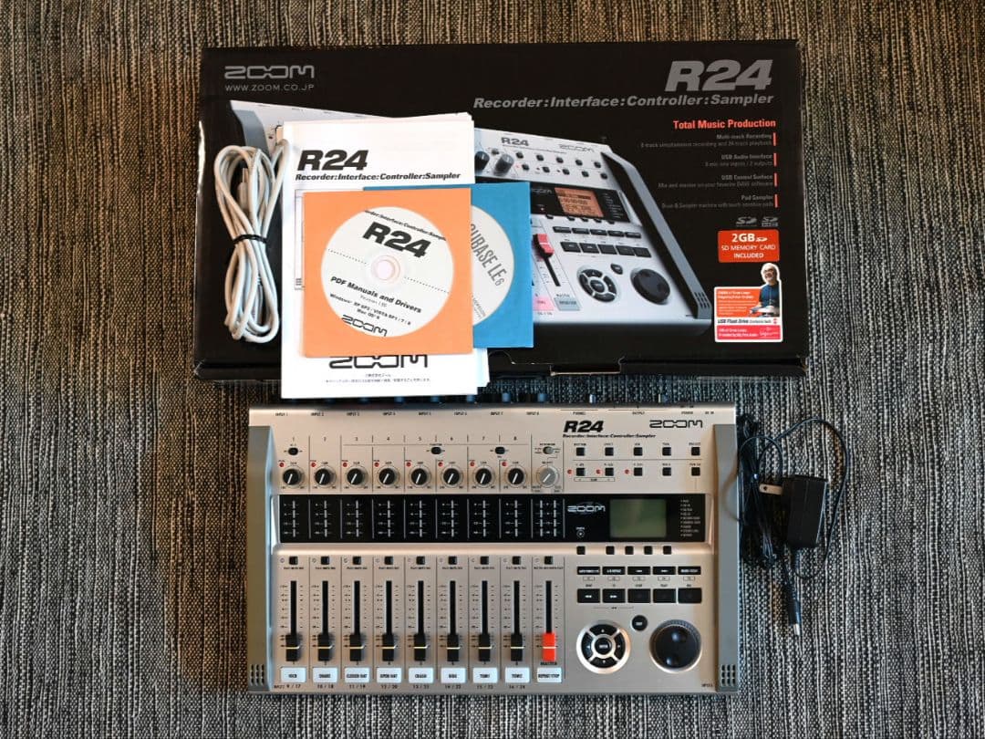 ZOOM R24 マルチトラックレコーダー、オーディオインターフェース