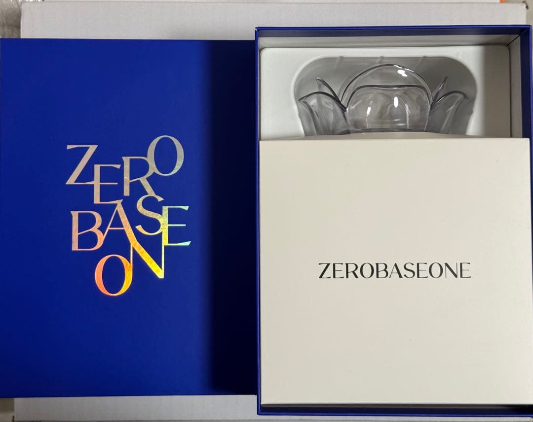 ZEROBASEONE ペンライト トレカ付き - メルカリ