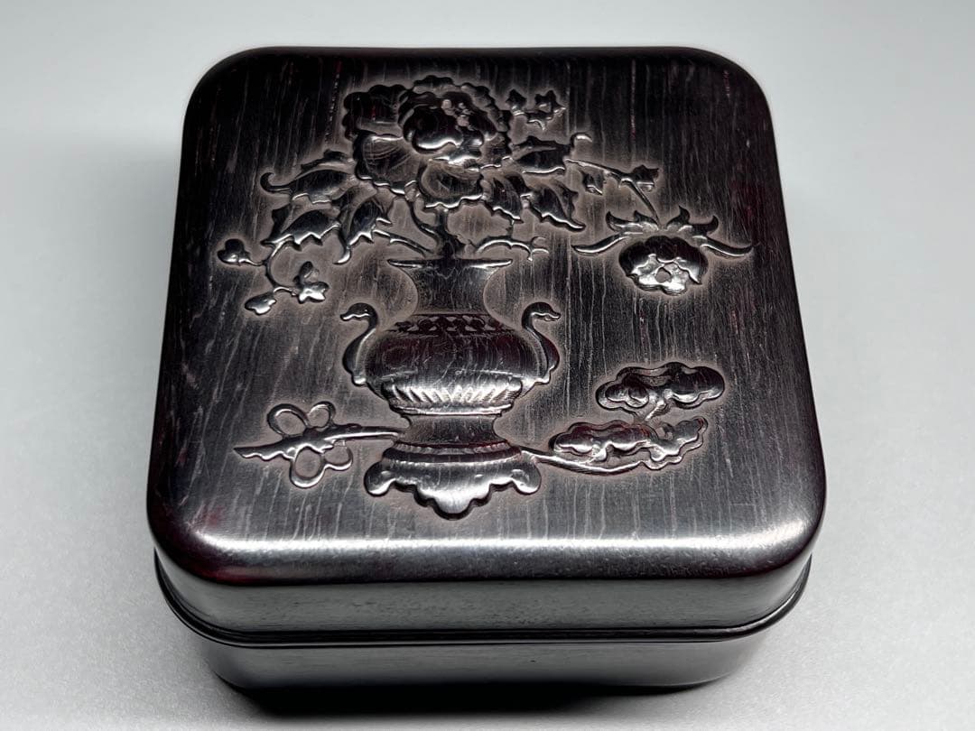 木製 小物入れ 紫檀 牡丹花 浮き彫り 極細工 文房具 中国美術 香合 美品