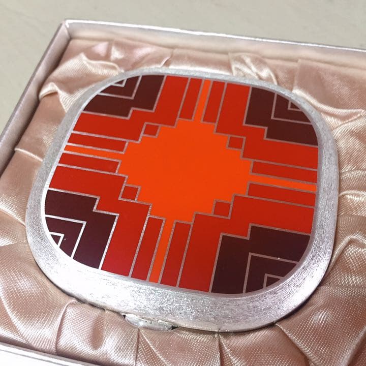 レア☆ 資生堂 コンパクト エマイユ