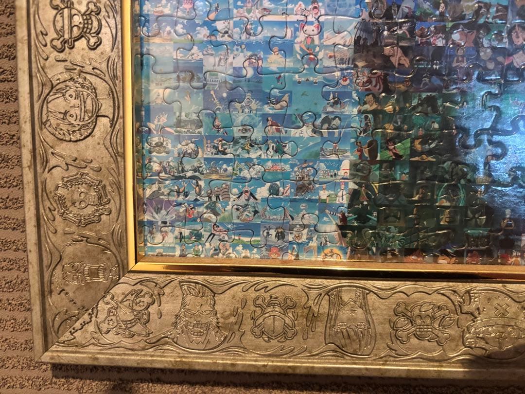 《完成品》ONE PIECE仲間の印1000ピースジグソーパズル額縁セット