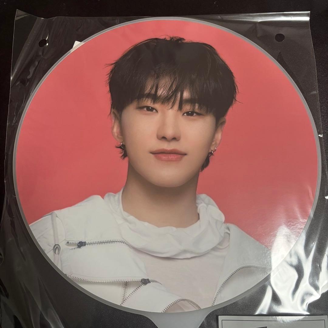 SEVENTEEN ホシ FOLLOW AGAIN うちわ 新品未開封 - メルカリ