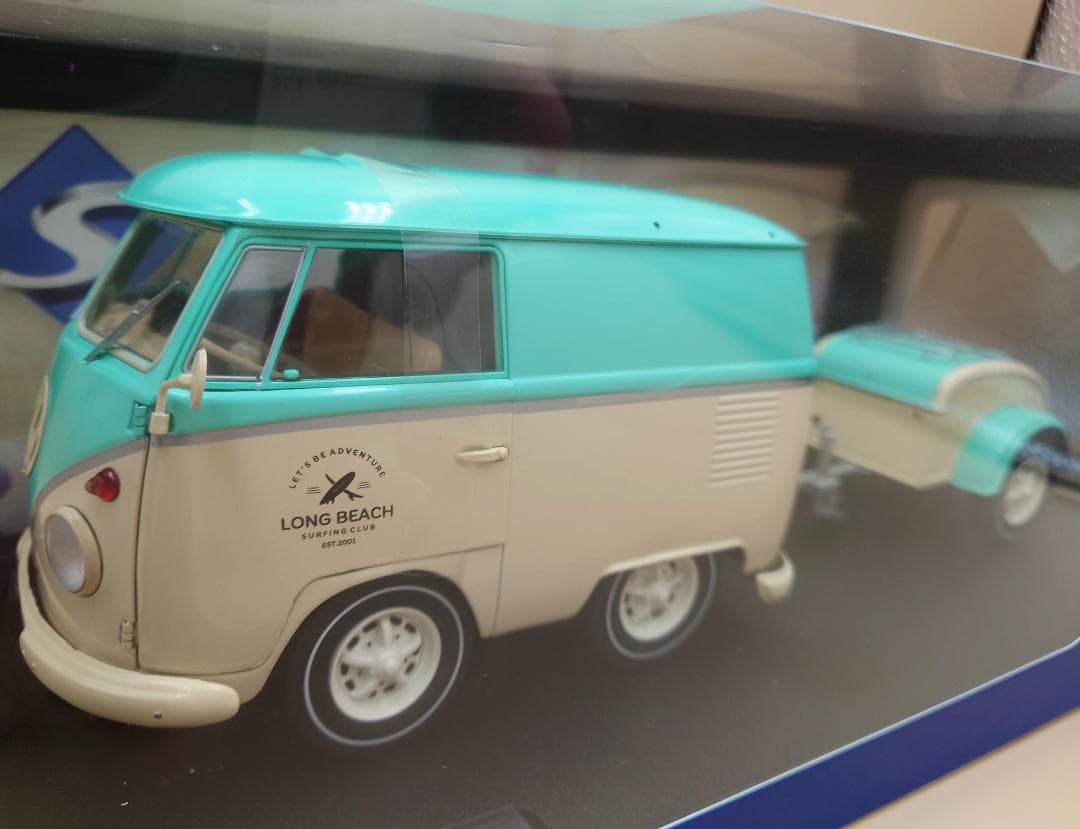 1/18 クール コンビ フォルクスワーゲンT1 ミント/ホワイト ソリド製
