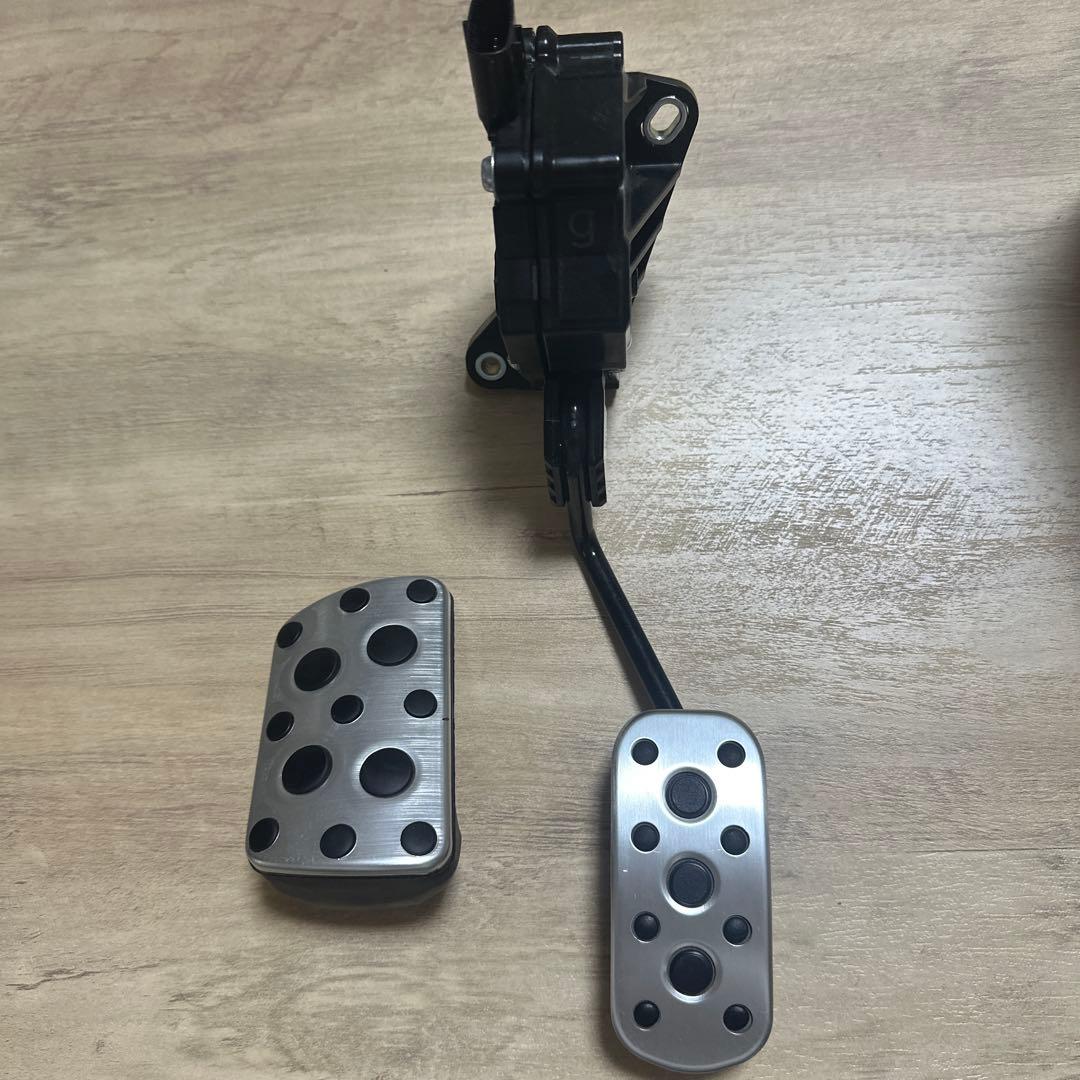 プリウスPHV GRスポーツ 純正アクセルペダル＆アルミブレーキペダルパット2点