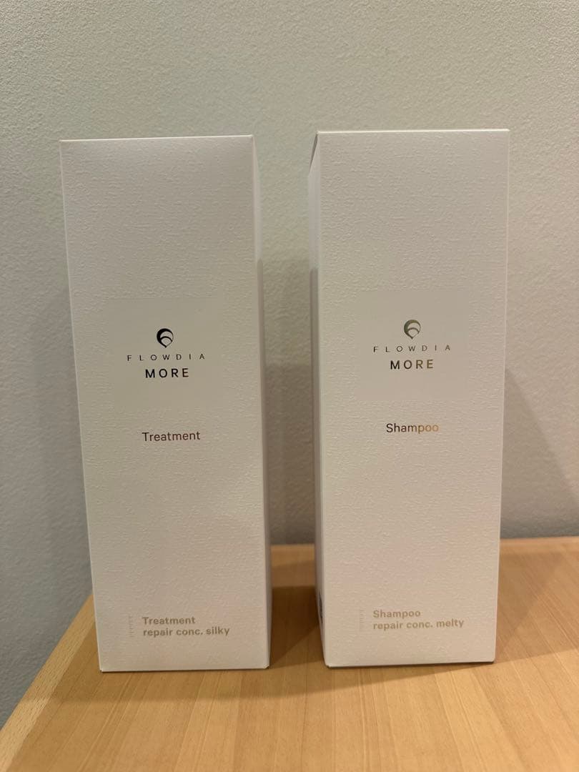 FLOWDIA MORE シャンプー トリートメント550ポンプサイズ セット