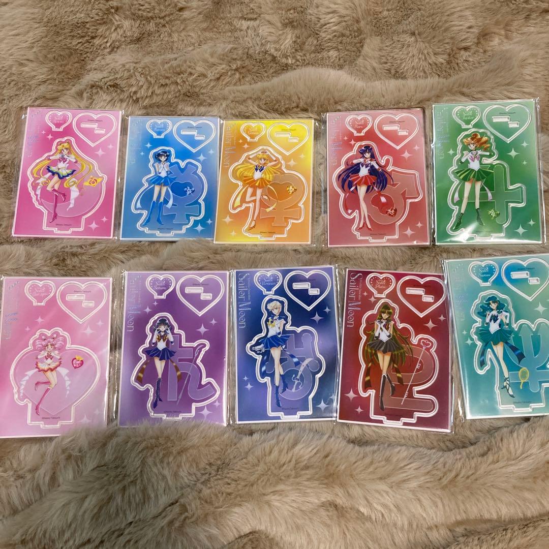 ローソン 美少女戦士セーラームーン アクリルスタンド ミュージアム 缶バッジ