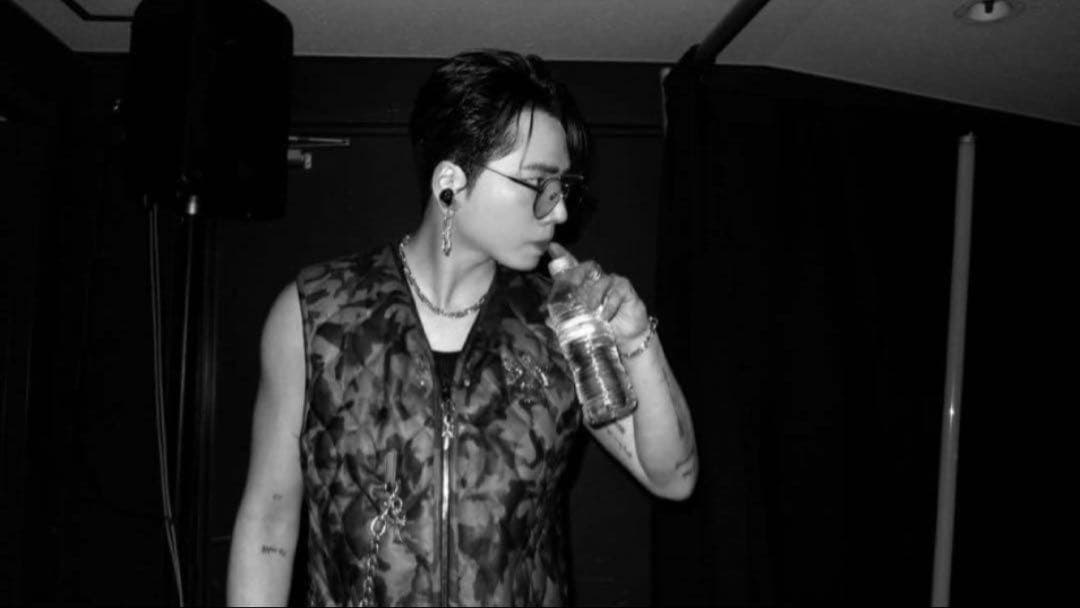 高品質 タイタンスパイクピアス✨登坂広臣 ØMI 着用モデル イエロー