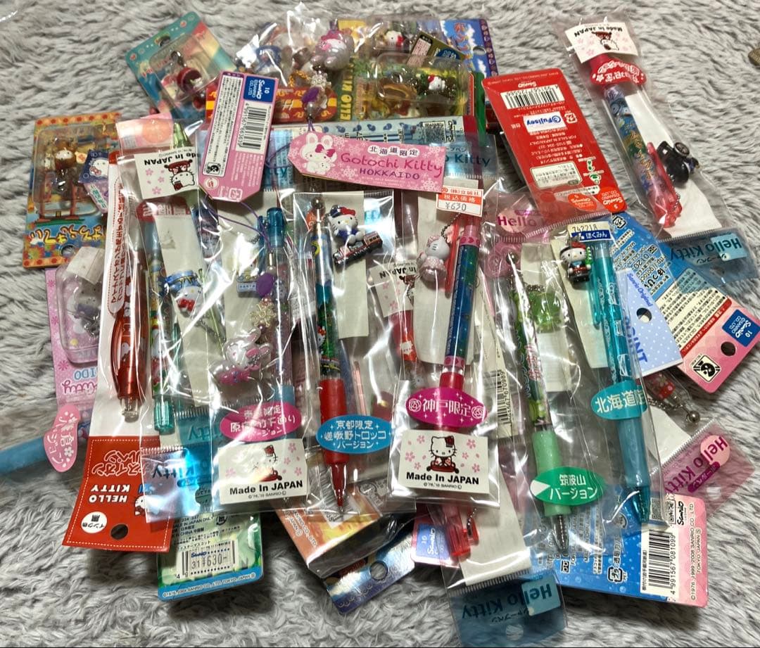 サンリオグッズまとめ売り大量ご当地キティ