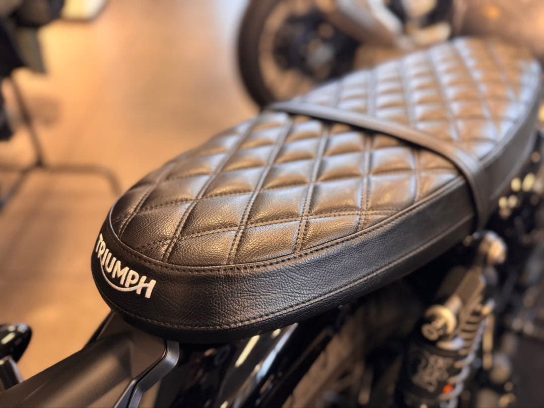 トライアンフT120 キルトベンチシート（ブラック） トライアンフ(純正) ボンネビルT120純正シート のパーツレビュー