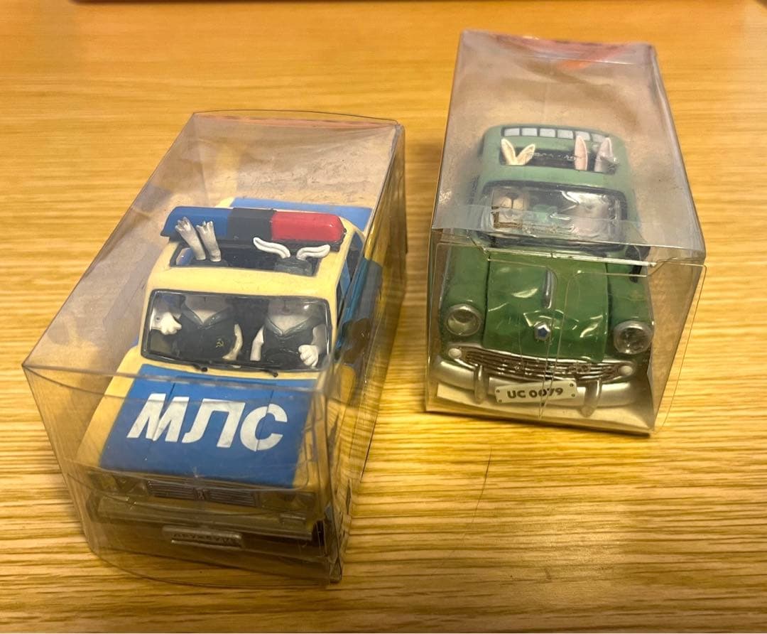 ウサビッチ　プルバックトイ　カー 2台セット