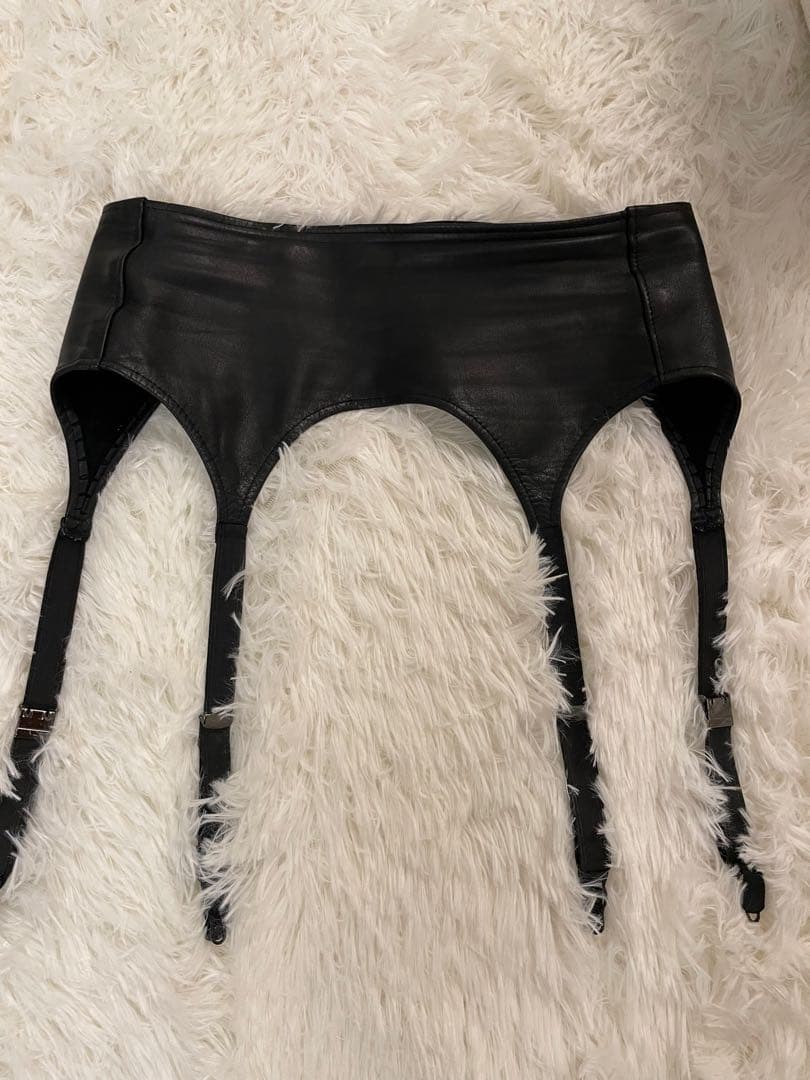 SM 黒 レザー ガーターベルト　レザー　フェチ Amazon.co.jp: [HSCDQ] お尻 レザーガーターベルト フリーサイズ