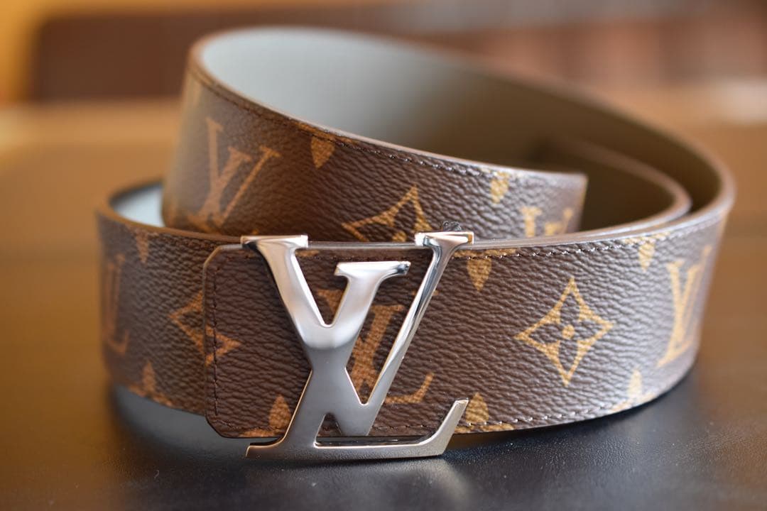 焼きそばパン様！LOUISVUITTON M0613 ベルト イニシャルバックル