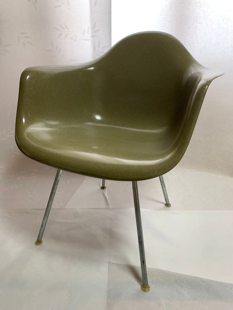 イームズ Eames アームシェル ハーマンミラー オリーブ