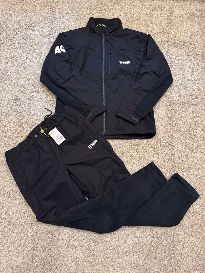 な*屋様 新品・未使用TFW49 ベリーウォーム　セットアップ　黒Lサイズ