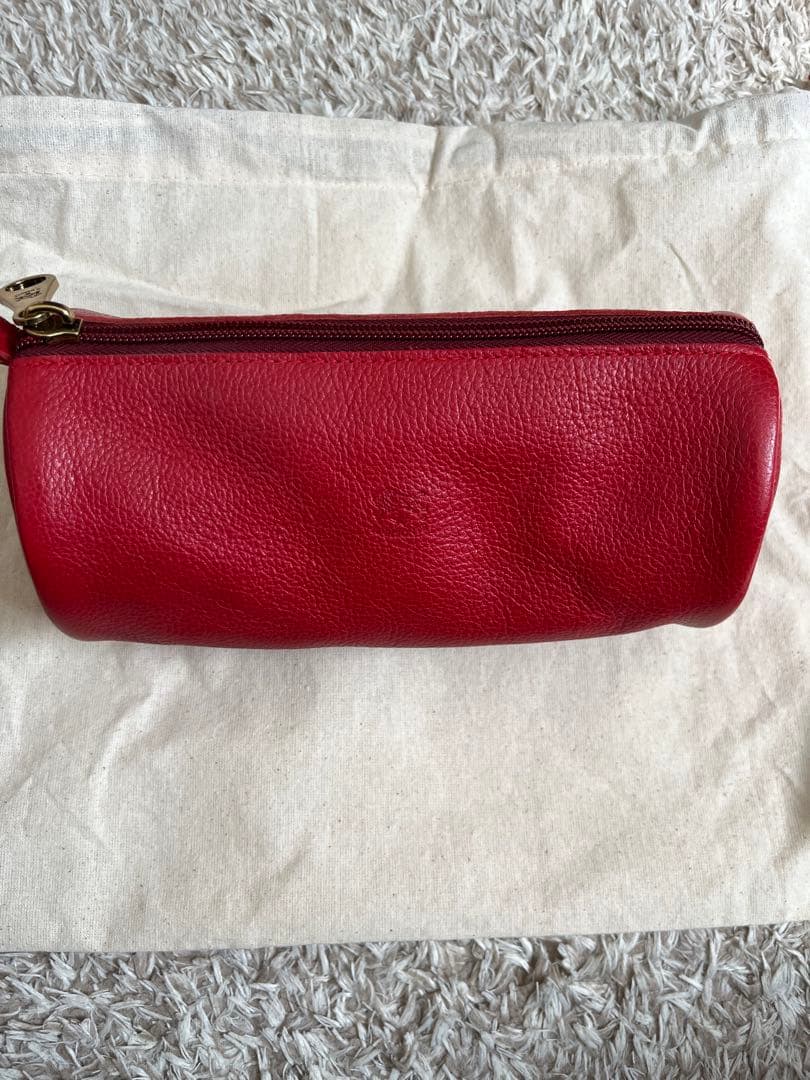 【新品未使用】IL BISONTE 筒型ポーチ