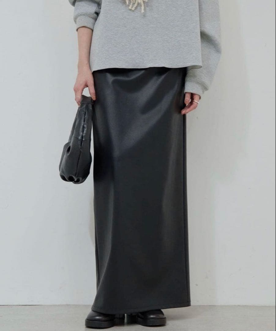 ガリャルダガランテ　フェイクレザータイトスカート　サイズ2 L 黒