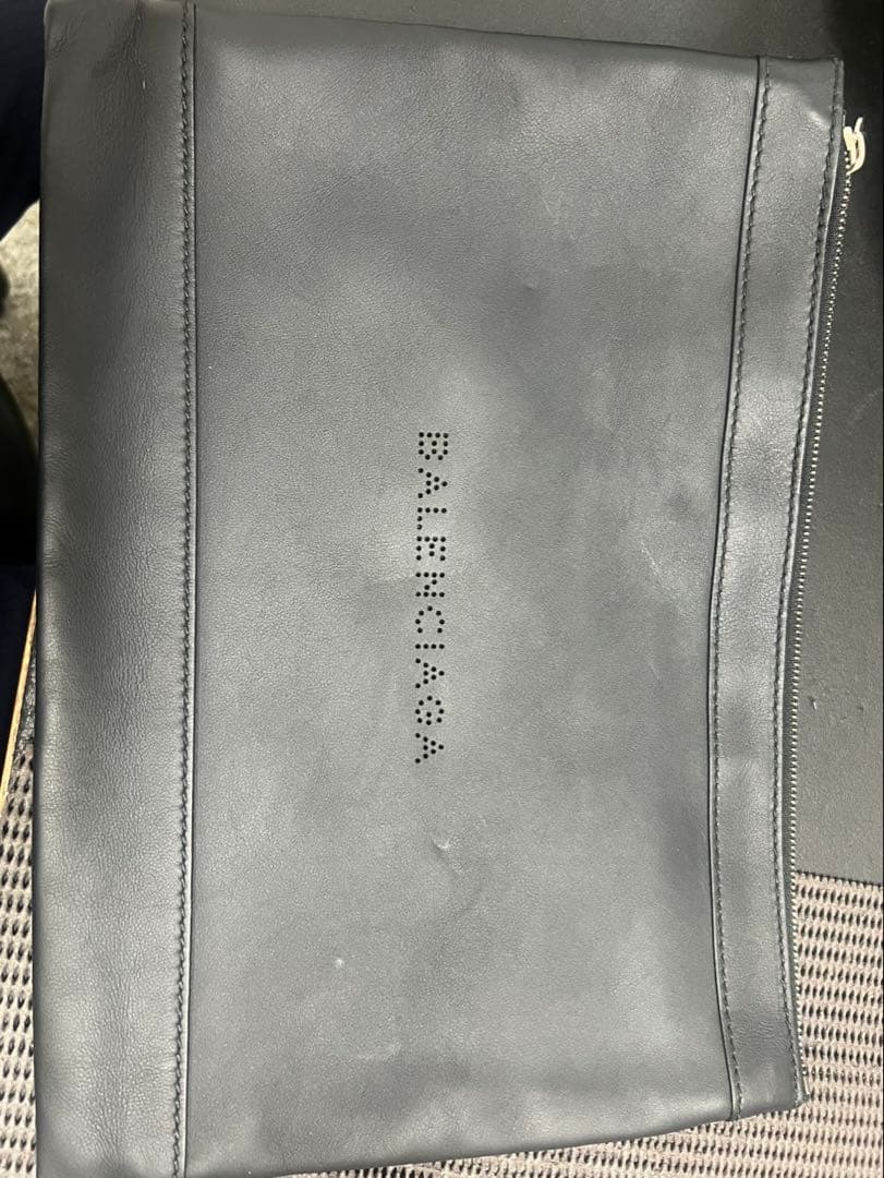BALENCIAGA バレンシアガ クラッチバッグ レザー ポーチ - メルカリ