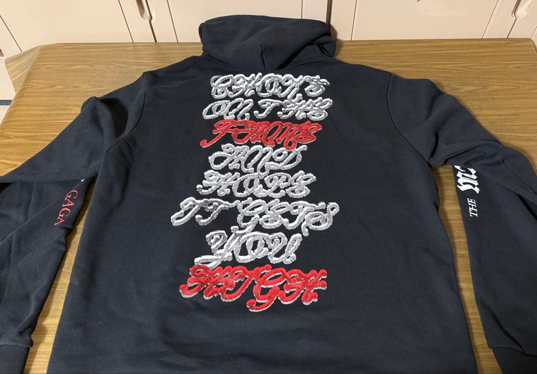 新品！レディーガガ Lady Gaga 2026 ライブ パーカー グッズ XL - メルカリ