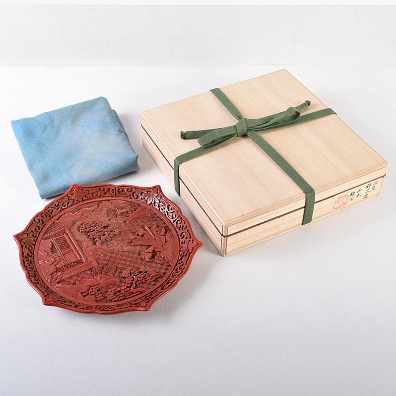 中国　堆朱　山水楼閣彫　針木盆　輪花盆　時代箱付　F　R8632 山水楼閣人物箔絵東道盆 文化遺産オンライン