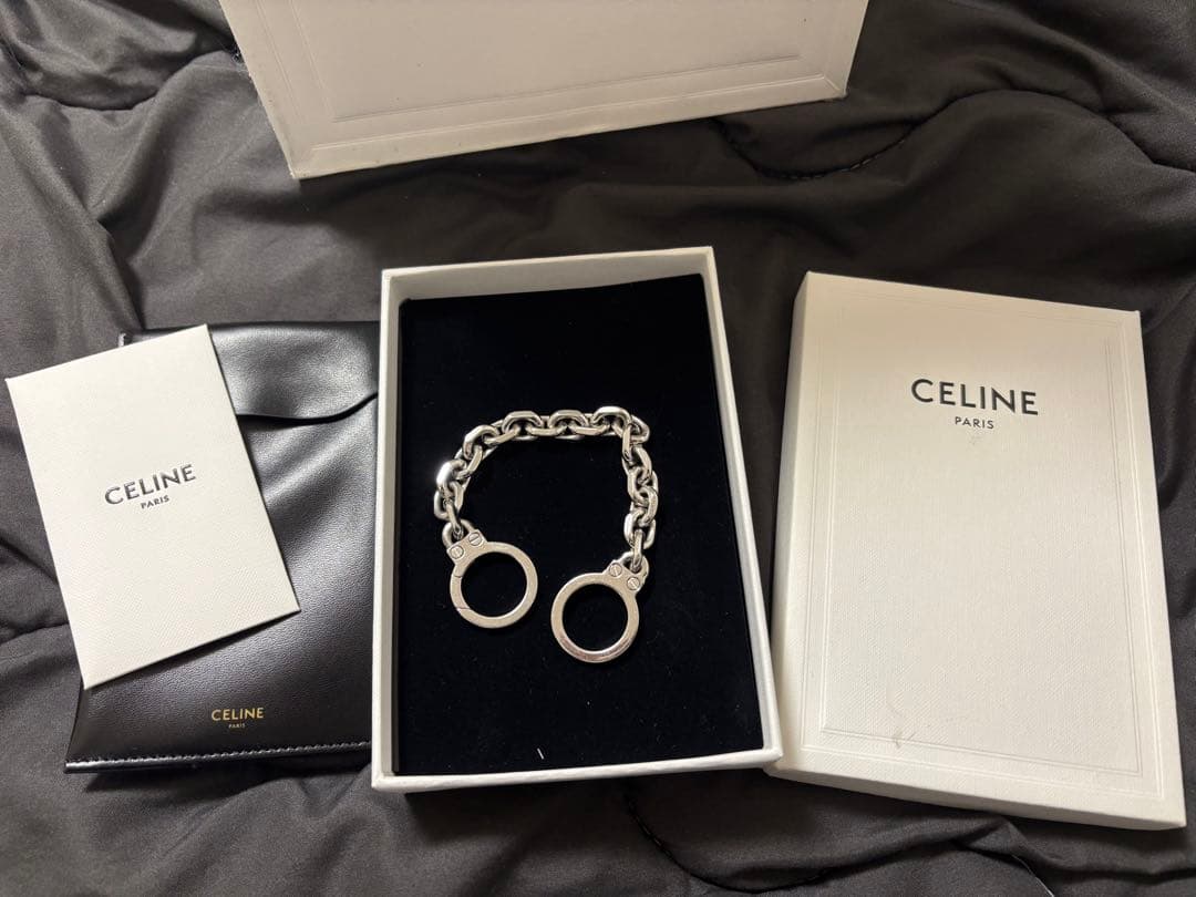 CELINE ハンドカフブレスレット　HYDE着用 CELINE/セリーヌ】より、 カフブレスレット シルバー を買取入荷致し