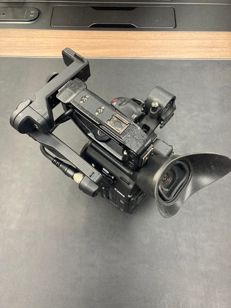 業務用ビデオカメラ本体