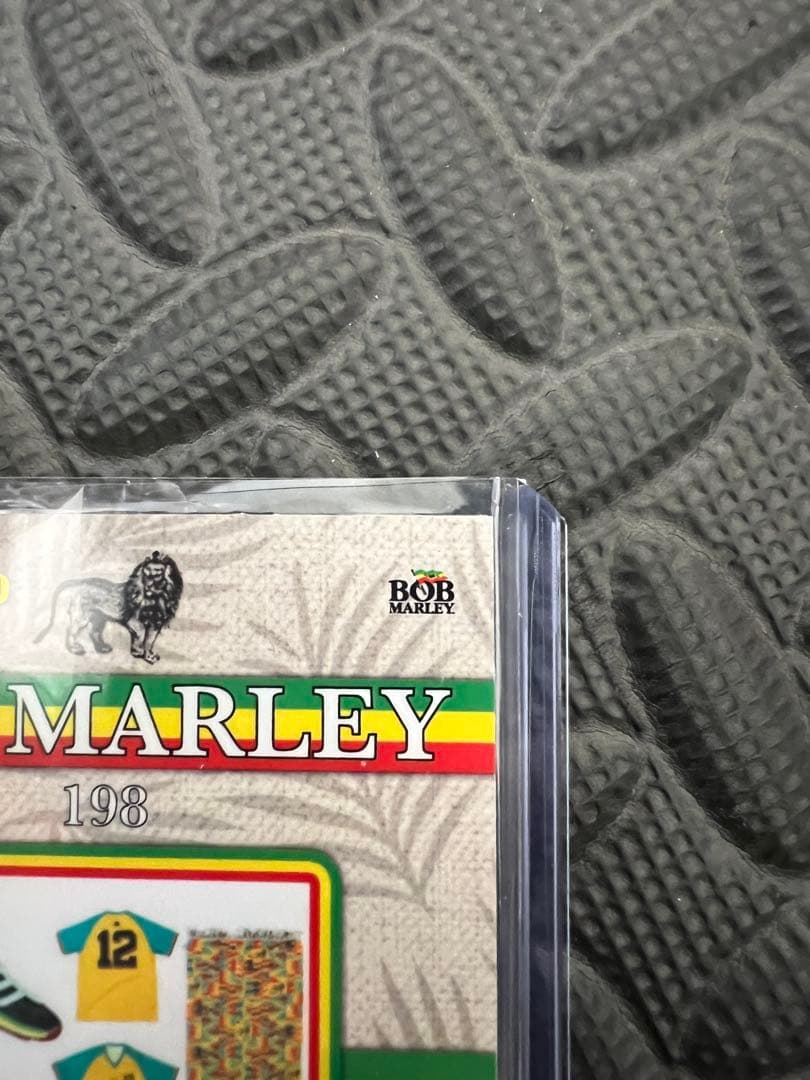 ボブ・マーリー 実使用生地封入・限定50枚 シリアル入りトレカ - メルカリ