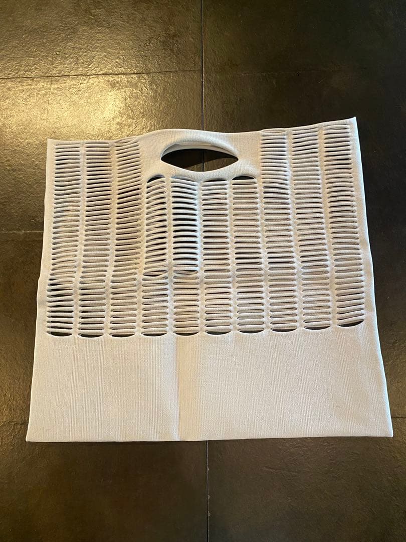 【GOOD GOODS ISSEY MIYAKE／MOKKO】 「ライトグレー」