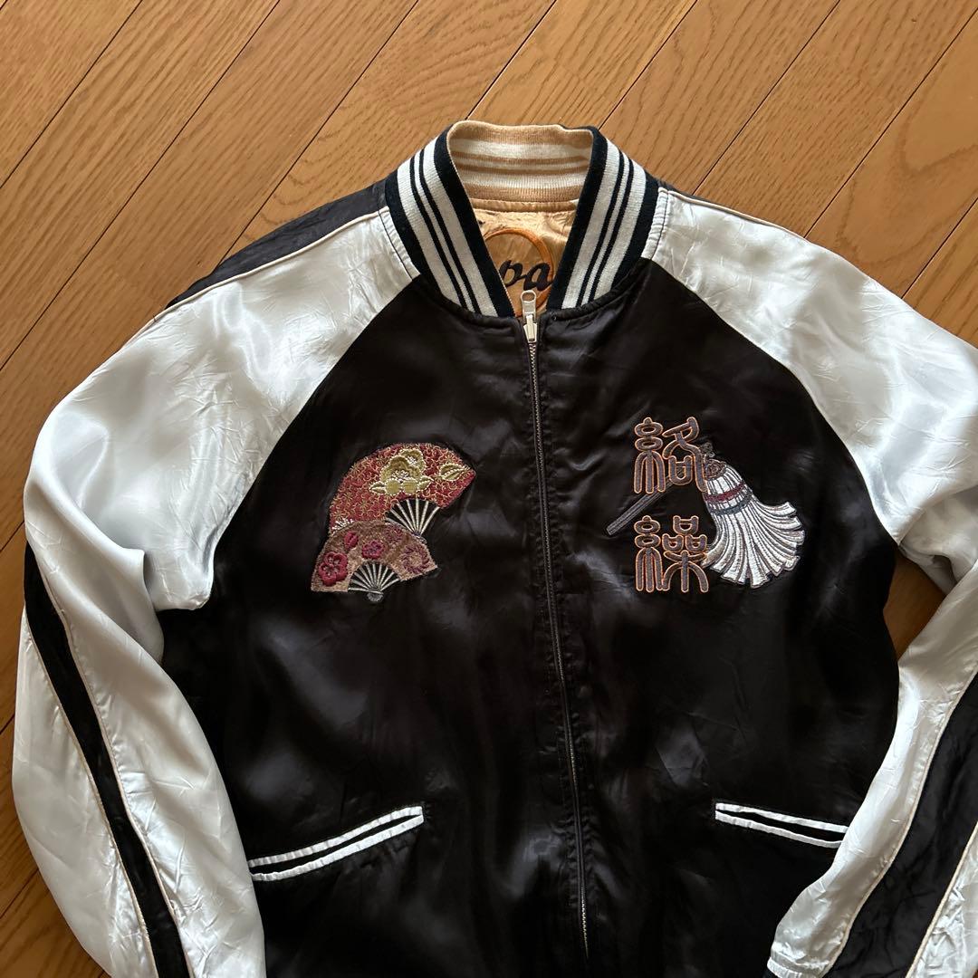 絡繰KARAKURI リバーシブルスカジャン 鯉 兜 纏 金/黒 Mサイズ - メルカリ