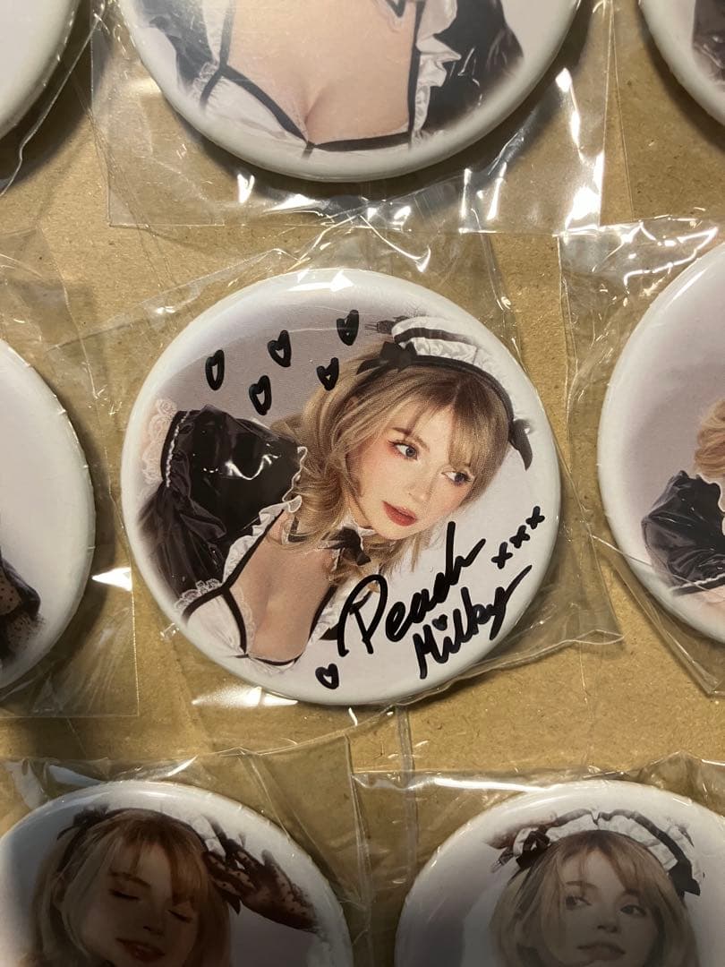 ソフィー　Sophie S コスプレ　直筆サイン缶バッジ PeachMilky