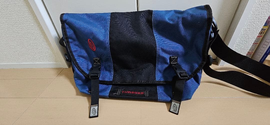 Timbuk2 メッセンジャーバッグ 青/黒 - メルカリ