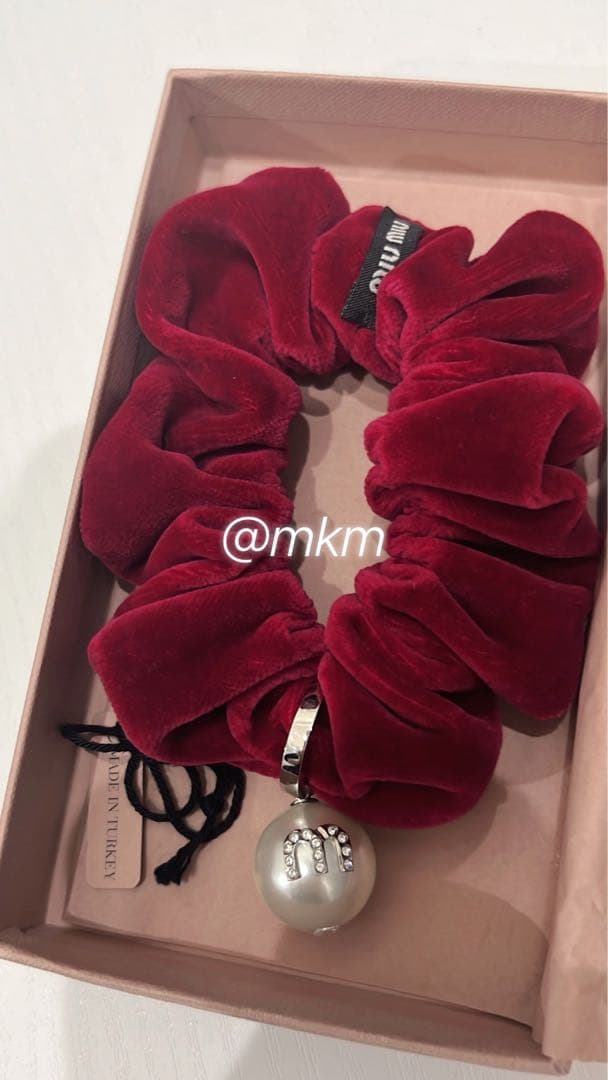 G-DRAGON着用 MIU MIU ミュウミュウ シュシュ 正規品 - メルカリ