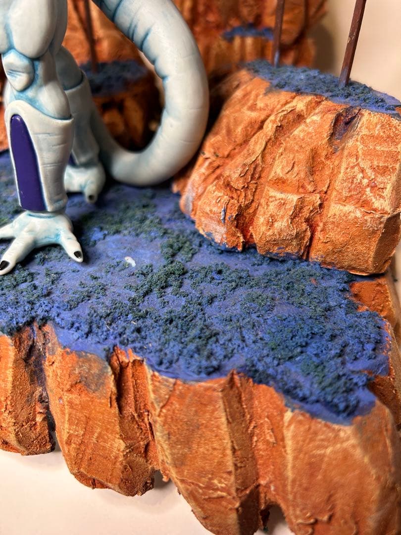 ドラゴンボール•リペイント出陣フリーザ +ナメック星・自作ジオラマ