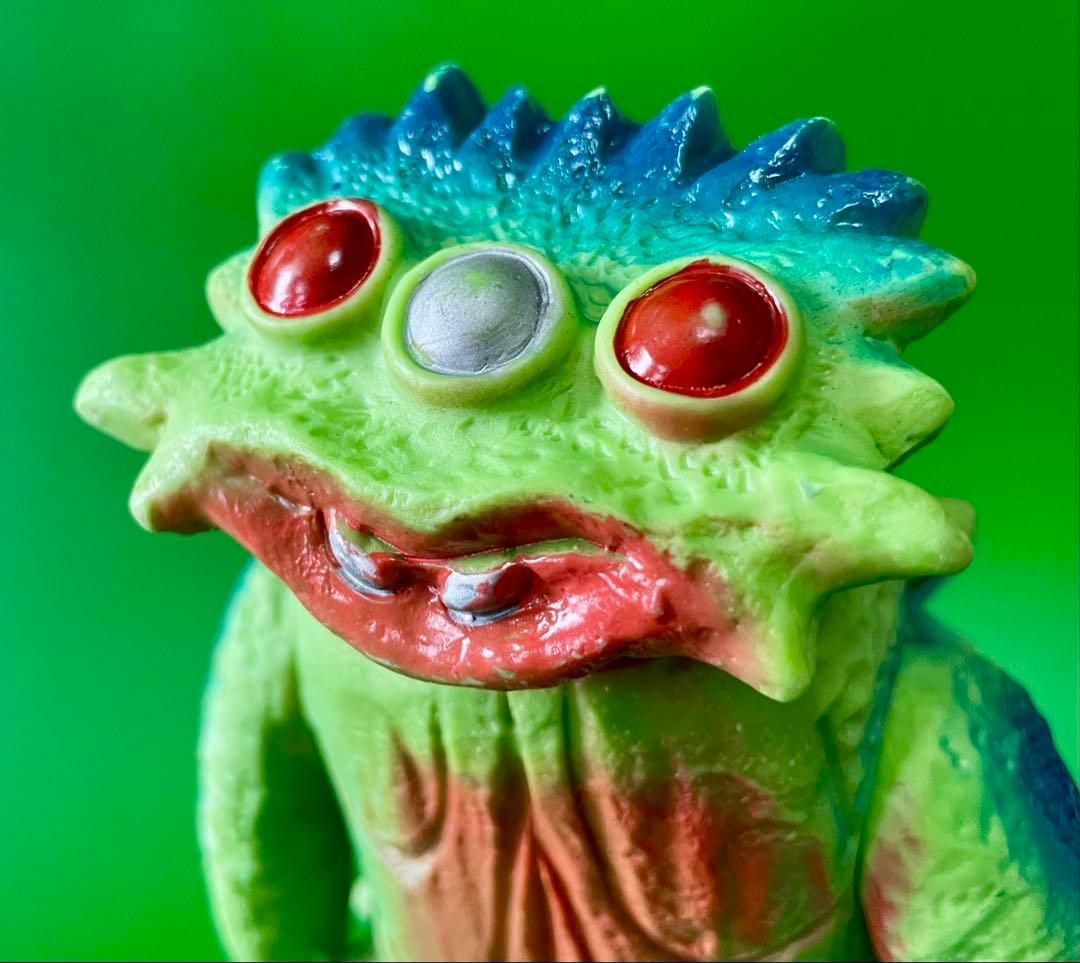 ビーコン ソフビ人形 美品 ブルマァクマルサンM1号 昭和レトロ Amazon.co.jp: ブルマァク メトロン星人 蓄光 宇宙人 ソフビ 復刻