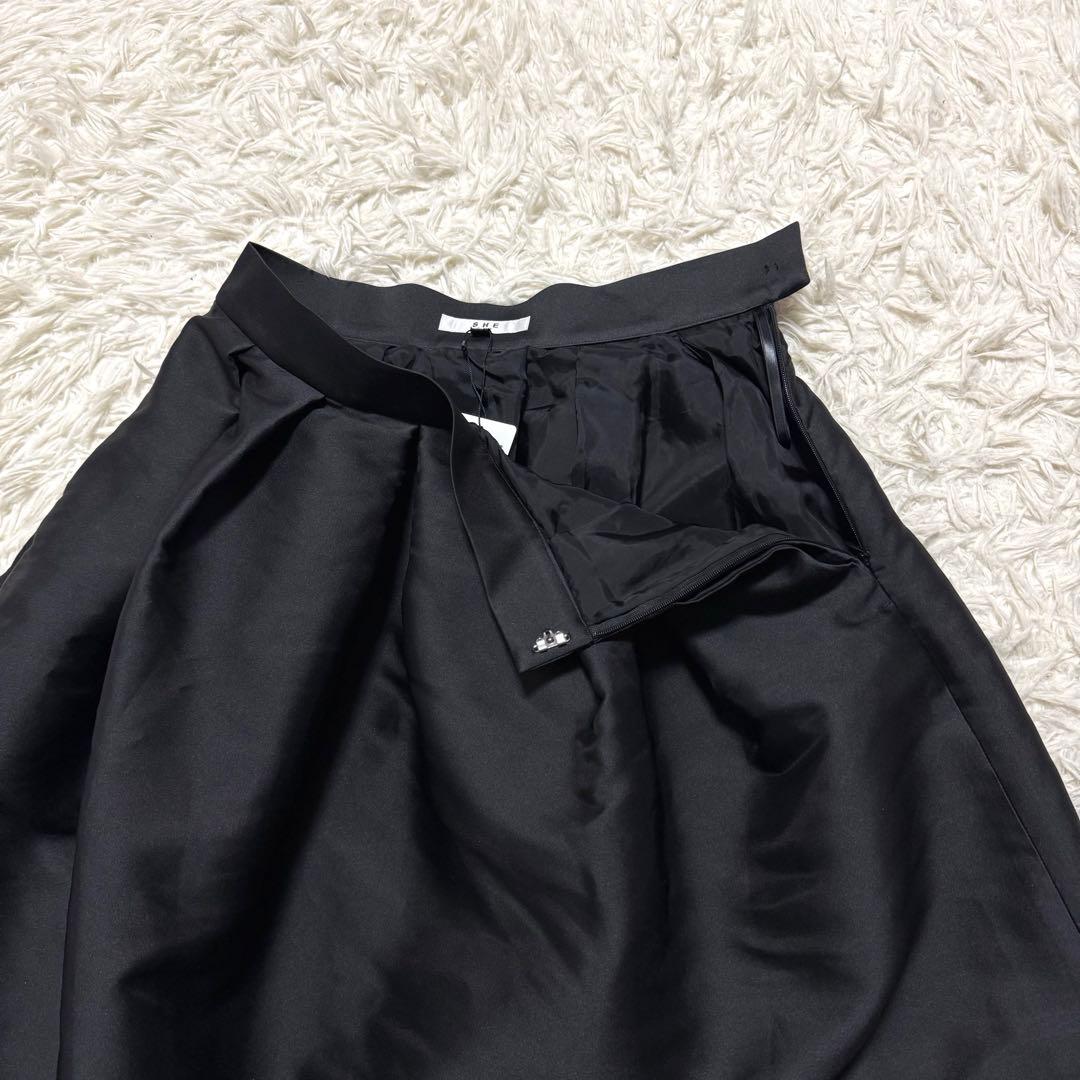 新品タグ付きSHE TOKYOANNAシートーキョーフレアスカートサテン38M
