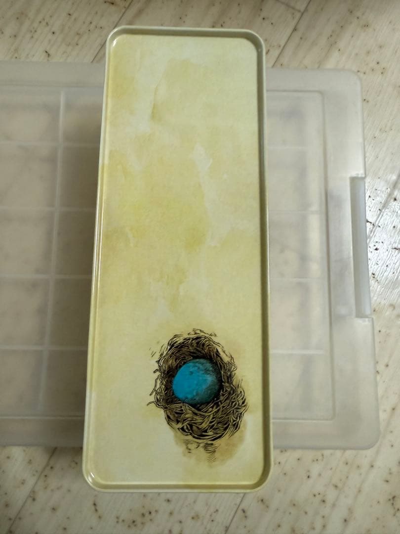 2016年 ヒグチユウコ×ホルベインコラボ 角缶 完品 - メルカリ