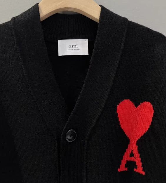 Amiparis カーディガン 黒 ハート刺繍 ポロニット 男女兼用 S - メルカリ