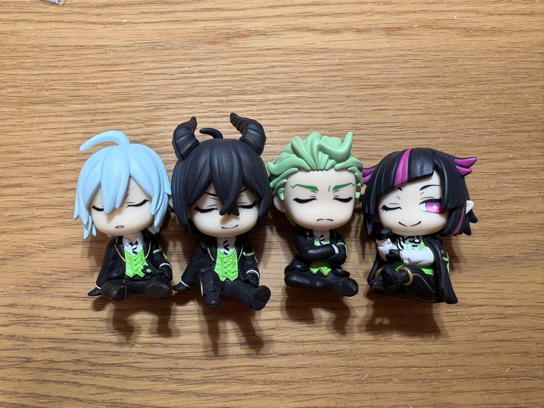 ツイステ 肩ズン ディアソムニア マレウス シルバー セベク リリア