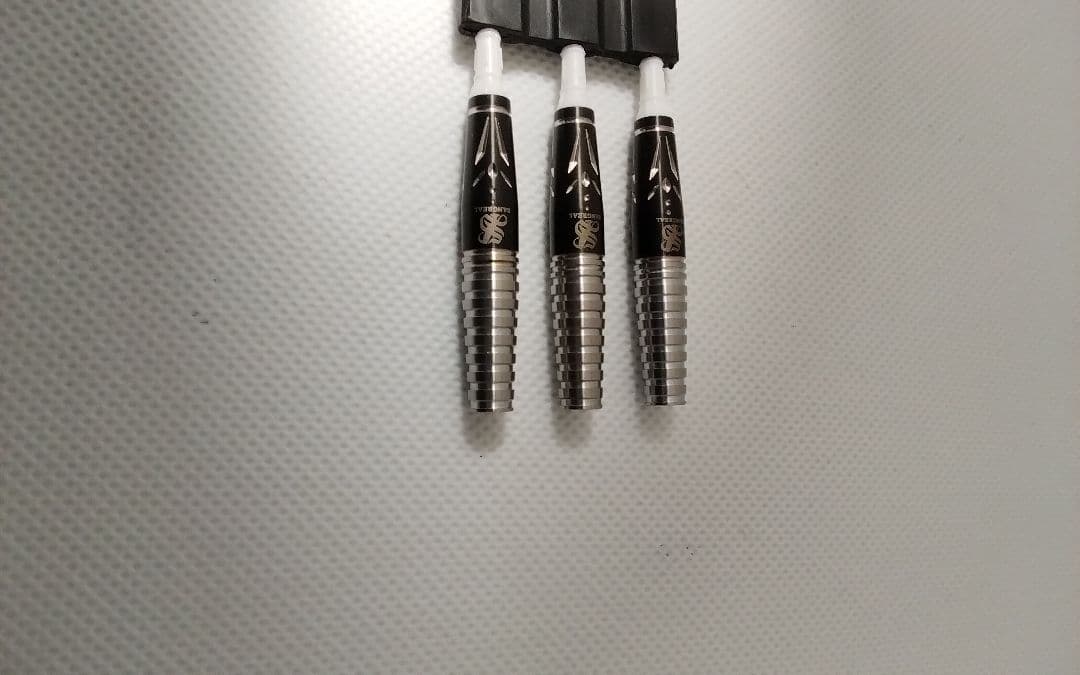 サングリアル!坂口優希恵!極美品!新品同品!付録未開封!ダーツセット